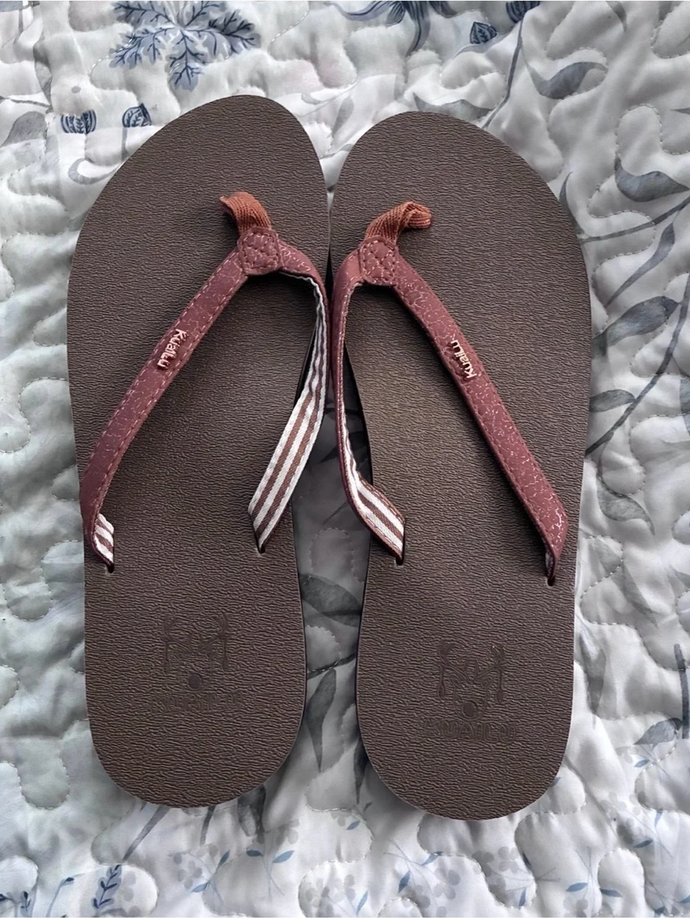 Women's Casual Brown Flip-Flop Sandals - Soft Thong Straps